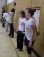 Studenci - jak zwykle - rozpocz�li przedturniejow� rozgrzewk� od leniwego rozci�gania ...