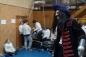 Ten okr�t wraz z ca�� za�og� jest m�j ! - hukn�� Kapitan Hook, ko�cz�c kwesti� z�owieszczym chichotem ...