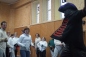 Jeden ruch gro�nego instrumentu sprawi�, �e studenci stacili sw�j or�, a tym samym szanse na pokonanie morskiego napastnika ...