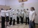Pozostali ... pokojowo uformowani �acy - utworzyli pod Chrystusowym krzy�em skomplikowan� metalow� konstrukcj� - prawdopodobnie symbolizuj�c� Gwiazd� Betlejemsk� ... a to zapewne z racji zbli�aj�cego si� Bo�ego Narodzenia !