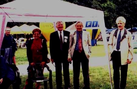 Agrykola - Piknik Olimpijski - przybyli medali�ci w szermierce : od lewej : E.Cymerman, K.Barburski, E.Franke, L.Koziejowski