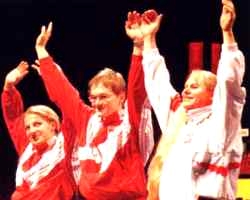 Polskie z�ote medalistki Paraolimiady w Sydney. Od lewej : Marta Wyrzykowska, Agnieszka Rozkres i Jagoda Polasik.