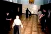 Adam w postawie wyczekiwania : wpadnie czy nie wpadnie do kosza ? ...  Wpad�a !