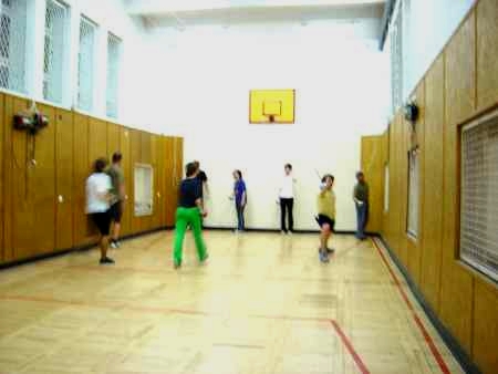 Szermiercza praca n�g w wykonaniu student�w : odmiana "spacerowa" ...