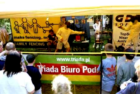 Piknik w ogrodach u pa�stwa Zanussich - sponsor : Biuro Podr�y TRIADA. Nagrody ufundowali : G DATA - producent oprogramowania oraz Fundacja "Szansa"